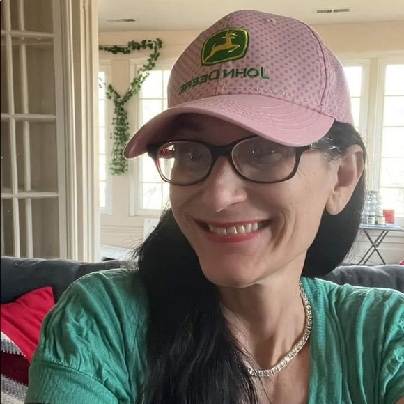 Meet your Posher, Meg - Picture 3 of 5